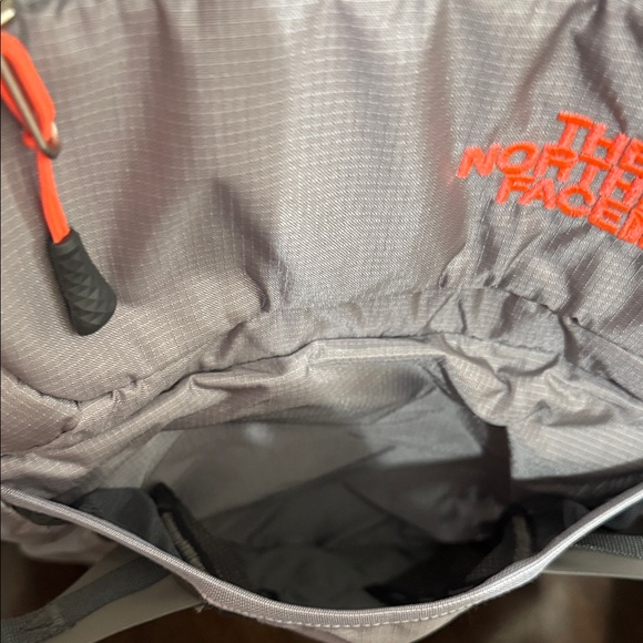 The North Face Black and Gray Men's Backpack like new! - Picture 3 of 6